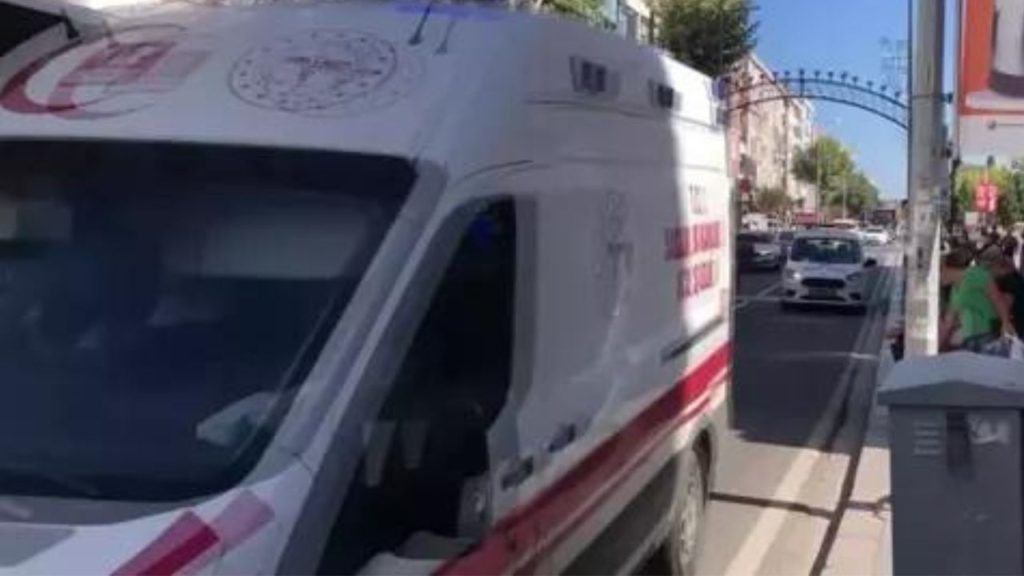 motosiklet yayaya çarptı