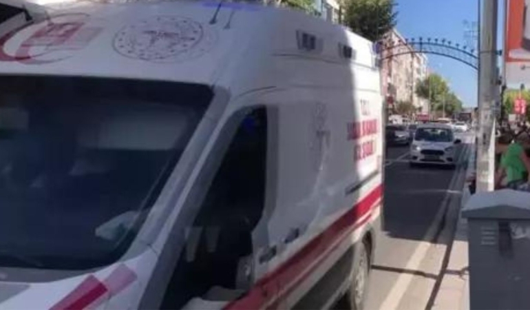 Motosiklet yayaya çarptı: 2 Yaralı 6 motosiklet yayaya çarptı