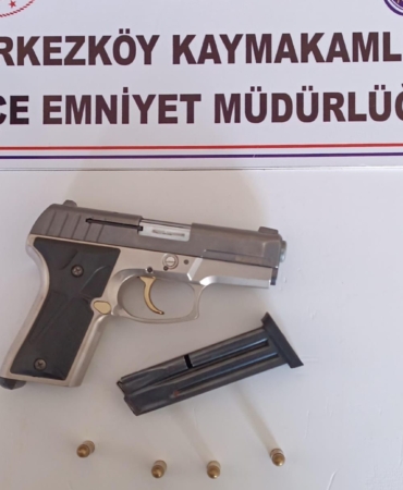 Bir şahsın üzerinde ruhsatsız silah yakalandı 2 Ruhsatsız silah