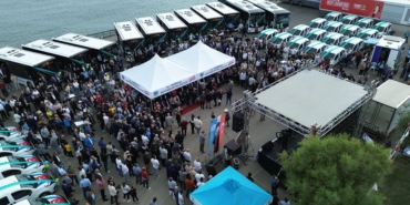 Tekirdağ Büyükşehir Belediyesi araç filosunu genişletmeye devam ediyor. Bu kapsamda filoya yeni araçlar katıldı.