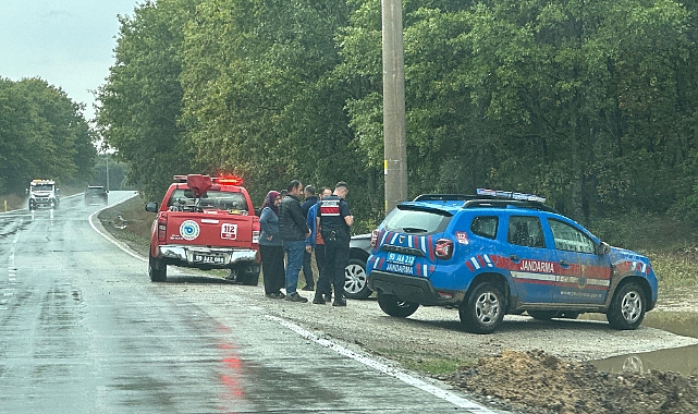 mantar toplamaya giden çift