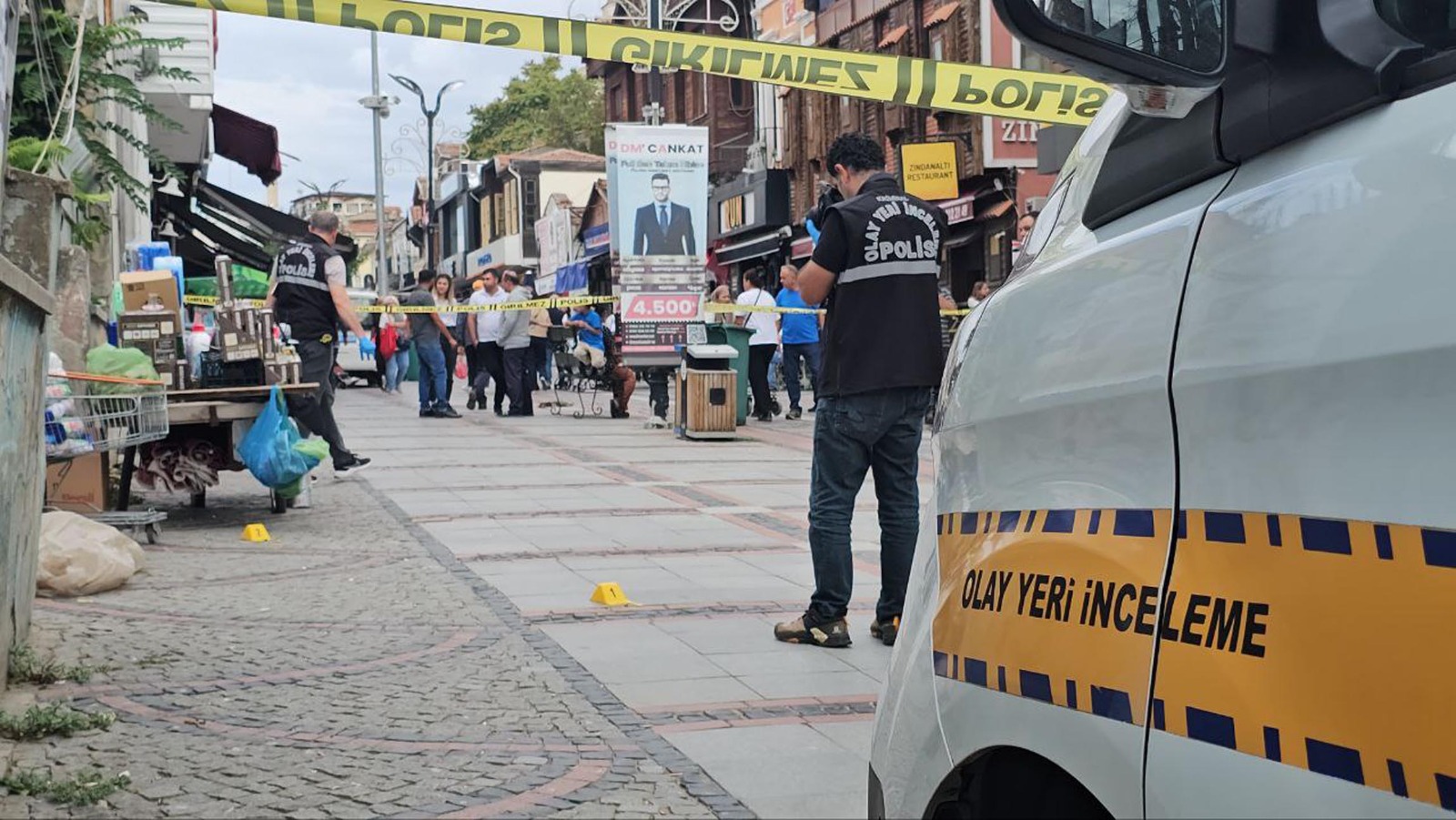 sokak ortasında husumetlisini vurdu